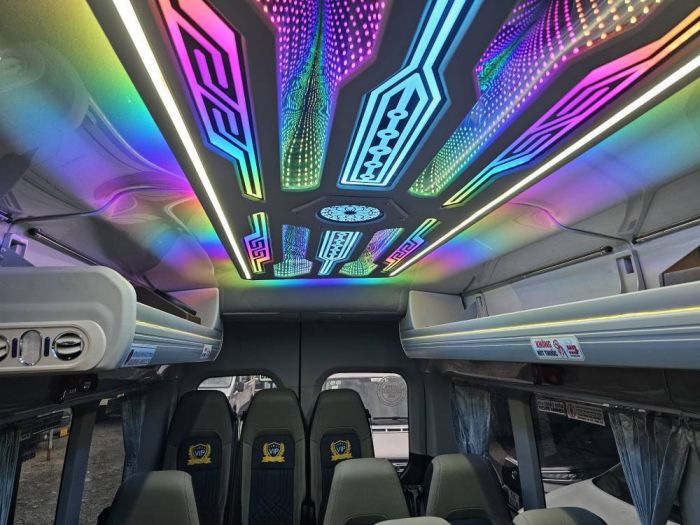 Nội thất xe Ford Premium 2025 mới đẹp