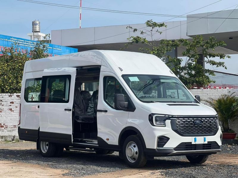 thue xe 16 cho di vinh hung long an