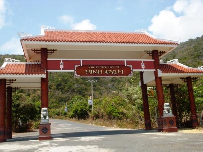 Di tích lịch sử Núi Minh Đạm