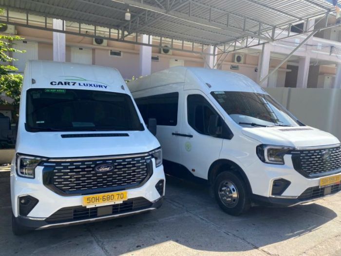 Xe du lịch 16 chỗ Transit đời mới đi Bảo Lộc